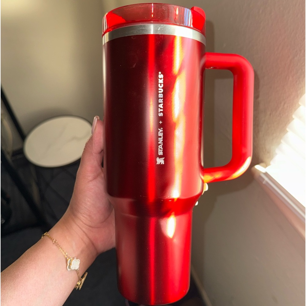 Starbucks X Stanley Christmas 2023 Edition Cup.